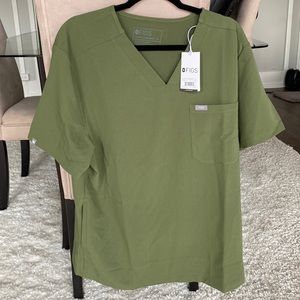 NWT Figs Chisec™ Three-Pocket Scrub Top XL